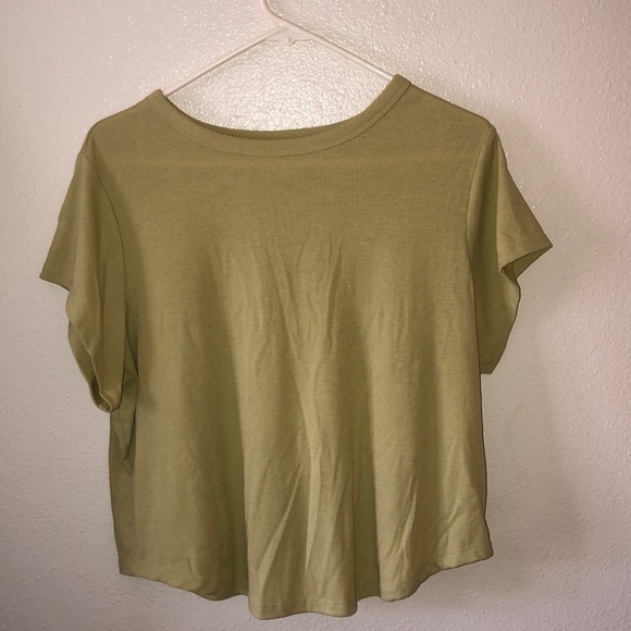 Old navy active wear top - Picture 1 of 3